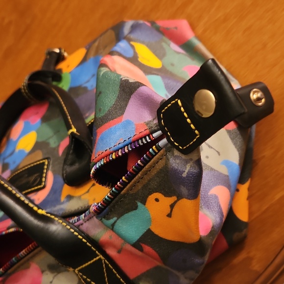 DOONEY AND BOURKE VINTAGE MULTICOLORED WONDER DUCKS HANDBAG - Picture 15 of 15